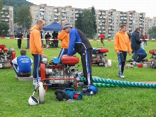 _tHASIČI.jpg - Do Jeseníku se sjeli hasiči z celé republiky, aby si připomenuli 10.výročí založení okresního HZS. 