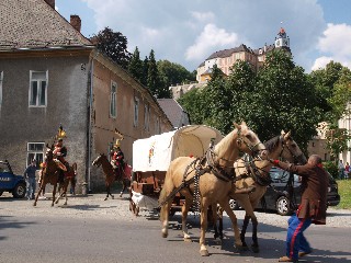 Javornická dělostřelecká garda s posilami táhne na pomoc Nyse. Foto (fh).JPG - Javornická dělostřelecká garda s posilami táhne na pomoc Nyse. Foto (fh)