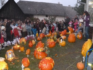 43.jpg - Dýňové slavnosti v Mikulovicích jsou právě slavnostně zahájeny. FOTO vj+va