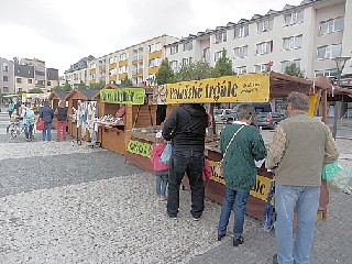 JT20TitulA.jpg - Jesenické Masarykovo náměstí oživily v pátek 18.května další z řady pravidelných farmářských trhů