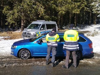 Stanoviště Videlský kříž 2  FOTO(PČR).jpg - Ministr vnitra Jan Hamáček 15.03.2020: „Tady nevypukne žádná policejní represe, kdy policie bude honit lidi a nutit je, aby se prokazovali , jestli mají papír na to, že jdou do práce, nebo že jdou nakupovat.“ 