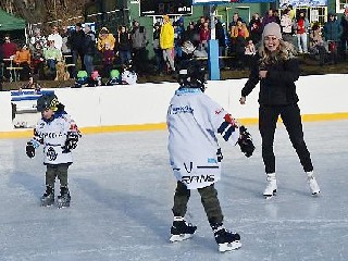 JT07TitulA.jpg - Ve Zlatých Horách proběhla v sobotu olympiáda na ledě. 