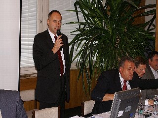 _tPICT0091.jpg - Novým starostou Jeseníku se jednomyslně stal ředitel Hotelové školy V.Priessnitze Mgr.Petr Procházka.
