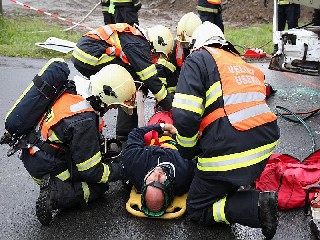 _tČlenové hasičského záchranného sboru musí mít také znalosti první pomoci - často se mohou objevit na místě nehody jako první FOTO (alf)_001.jpg - Členové hasičského záchranného sboru musí mít také znalosti první pomoci - často se mohou objevit na místě nehody jako první FOTO (alf)
